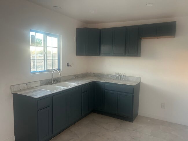 Photo - 1539 W Ave L 8