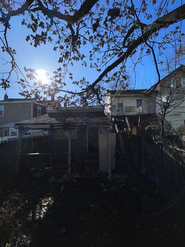 Photo - 104 Fulton St