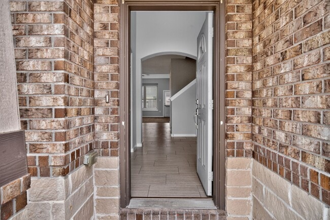 Photo - 6915 Rosemont Ct