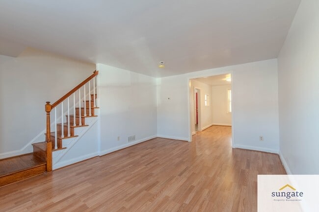 Photo - 751 Yale Ave