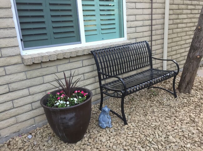 Photo - 1628 W Lindley Dr