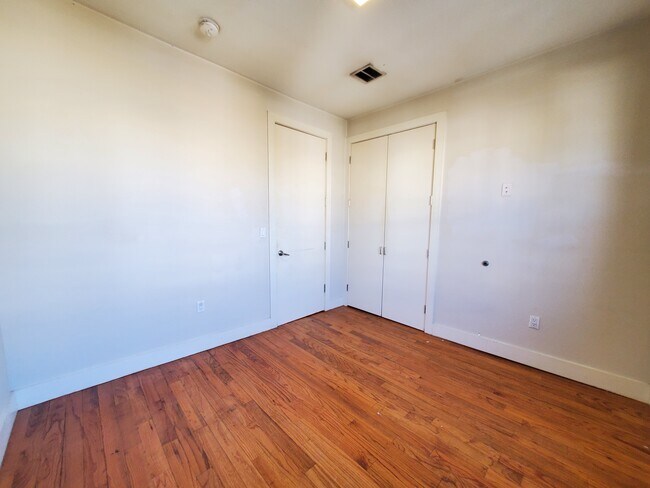 152 Boyd Ave 3B - 156 Boyd Ave Unit 3B