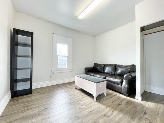 Photo - 149 Burgar St Unit 12