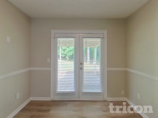 Photo - 170 Oak Hill Dr