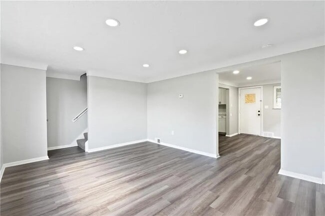 Photo - 2703 Woodstock Ave