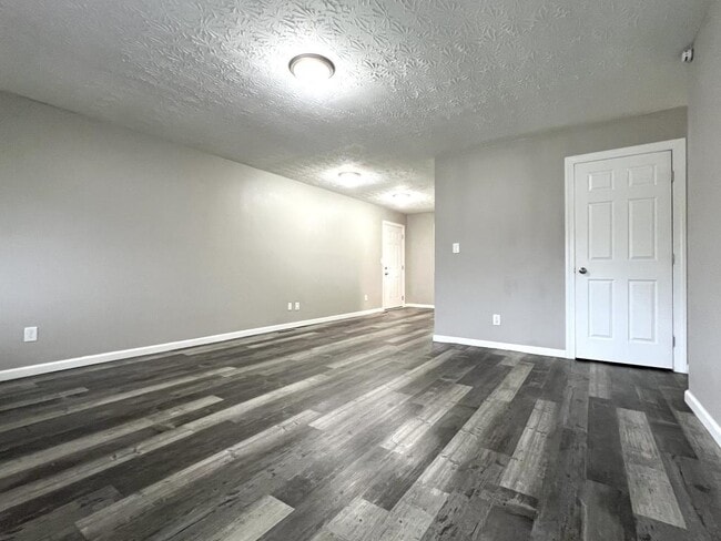 Photo - 77 Brookhaven Dr