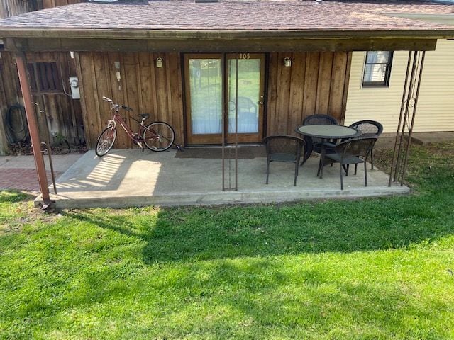 covered porch - 3306 Richmond Hwy Unit 105