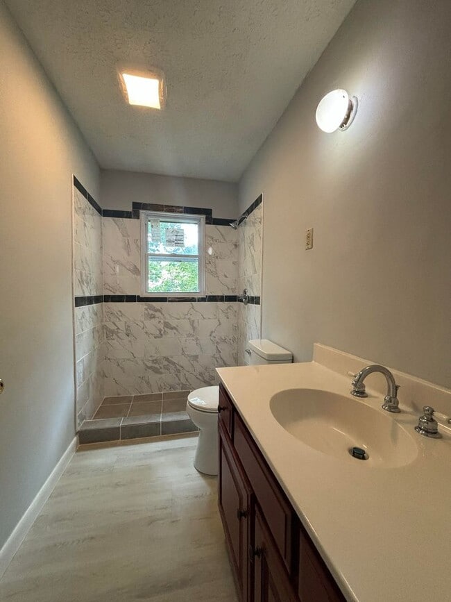 Photo - 1733 Holly Dr