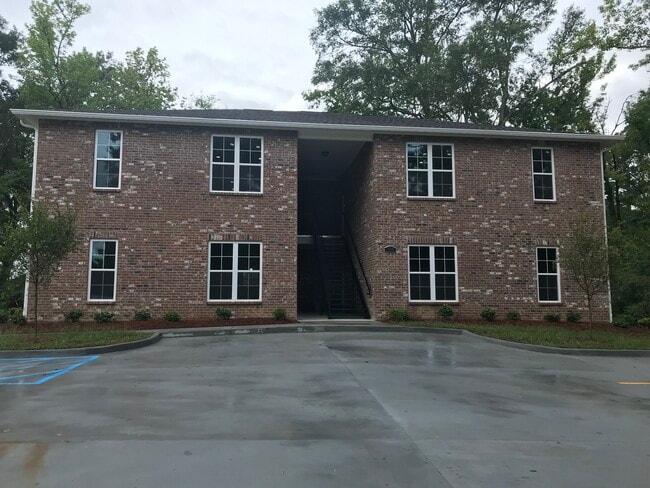 Photo - 124 Thornton Ln