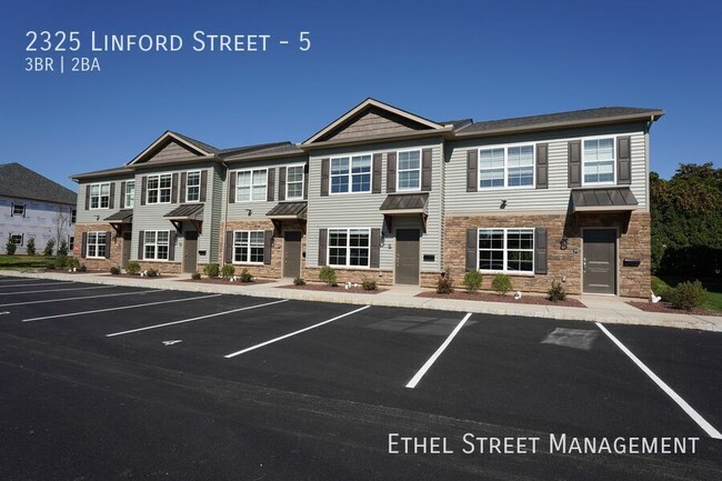 Building Photo - 2325 Linford St Unit 5