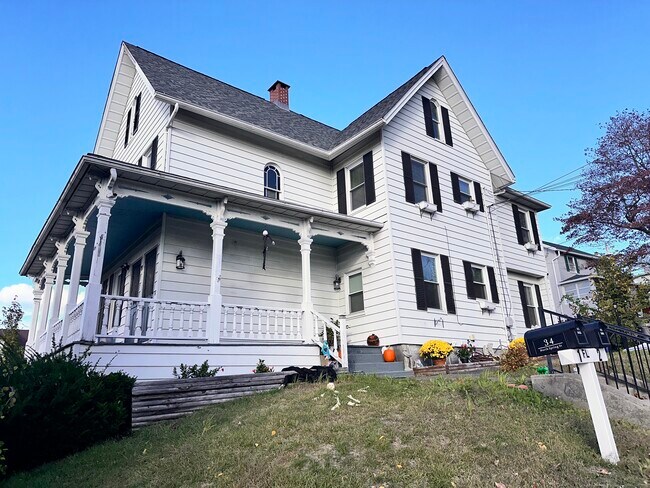 Building Photo - 34 N Spring St Unit Second Floor