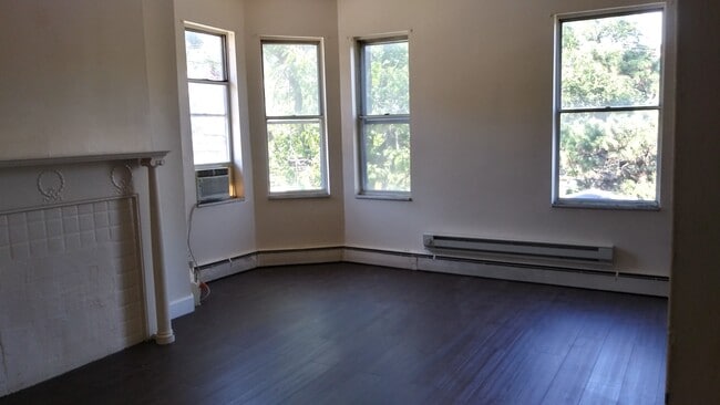 Photo - 325 McGregor Ave Unidad #2
