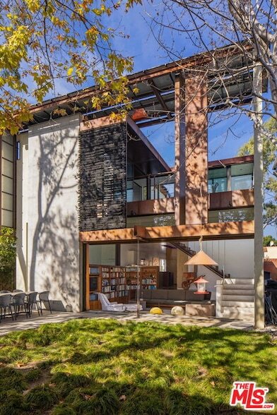 Photo - 615 Woodlawn Ave