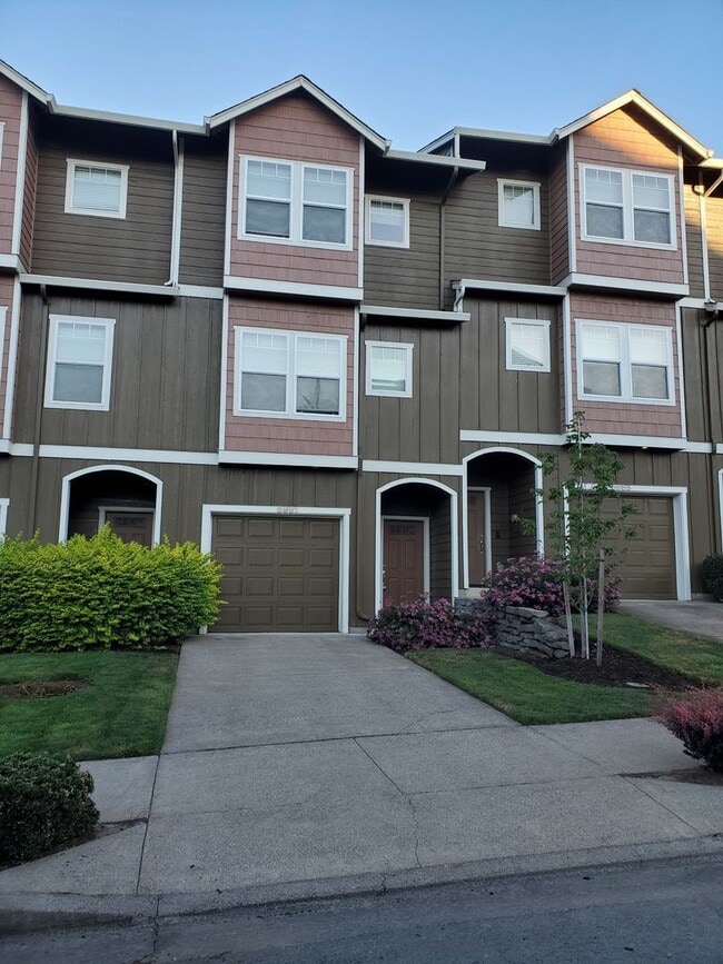 Building Photo - 5991 Blue River Dr SE