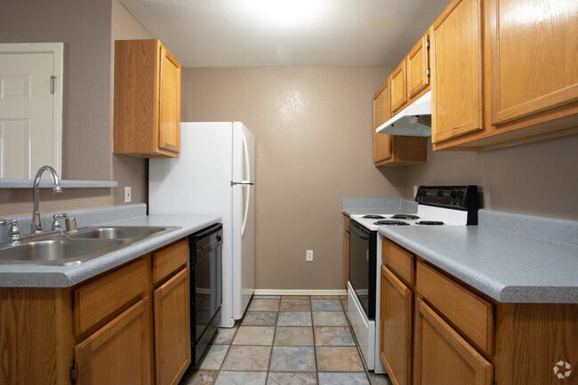 2BR, 1BA - 815SF