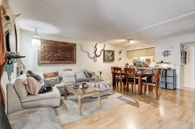 Photo - 214 S Malcolm Ct