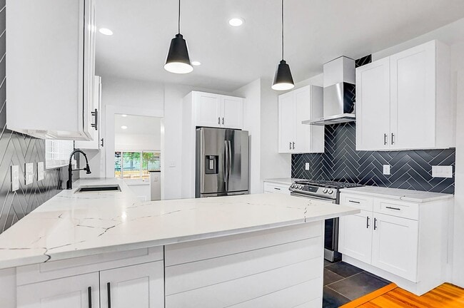 Photo - Stunning Potter Highlands home near Highland & Sunnyside
