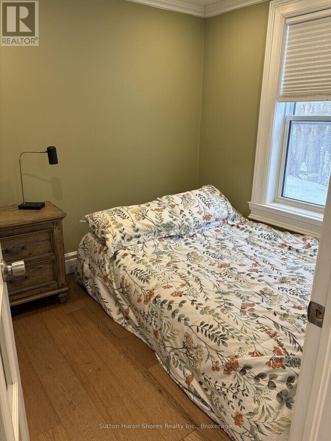 Photo - 60 Grenville St N