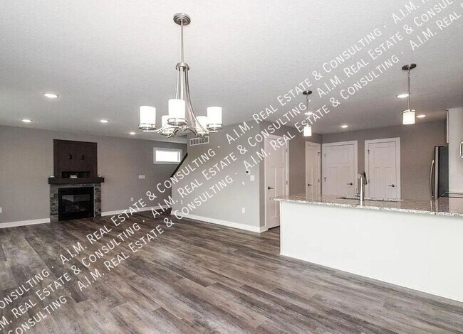 Photo - 1817 NE Heritage Dr