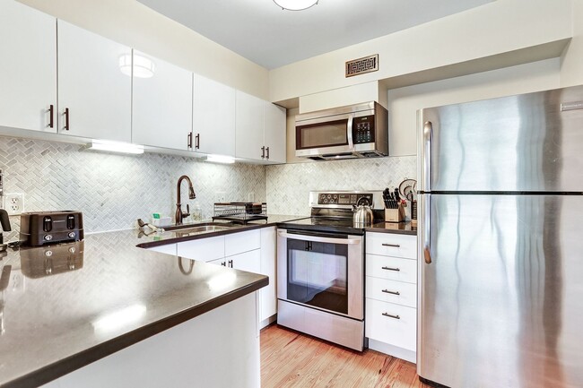 Photo - 53 E 66th St Unit Apartment 1
