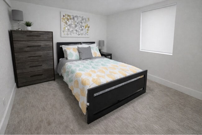 Photo - 1557 W Dakota Ave