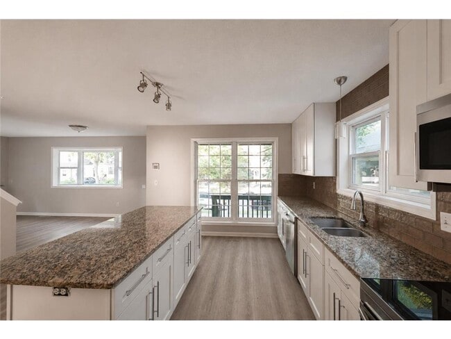 Photo - 2331 N Sheridan Ave