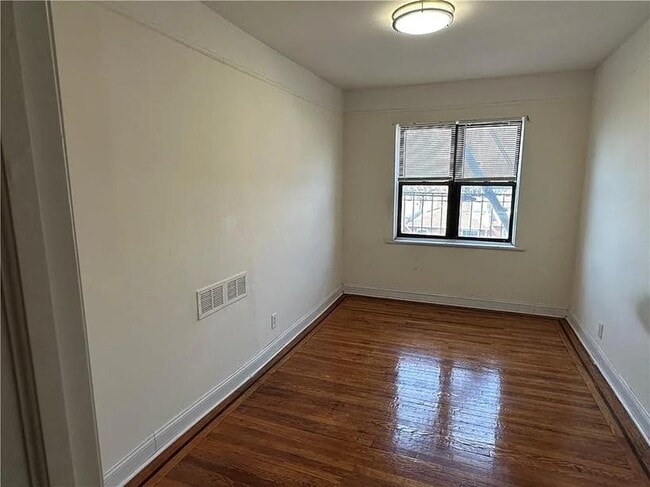 Photo - 130 Bay Ridge Pkwy