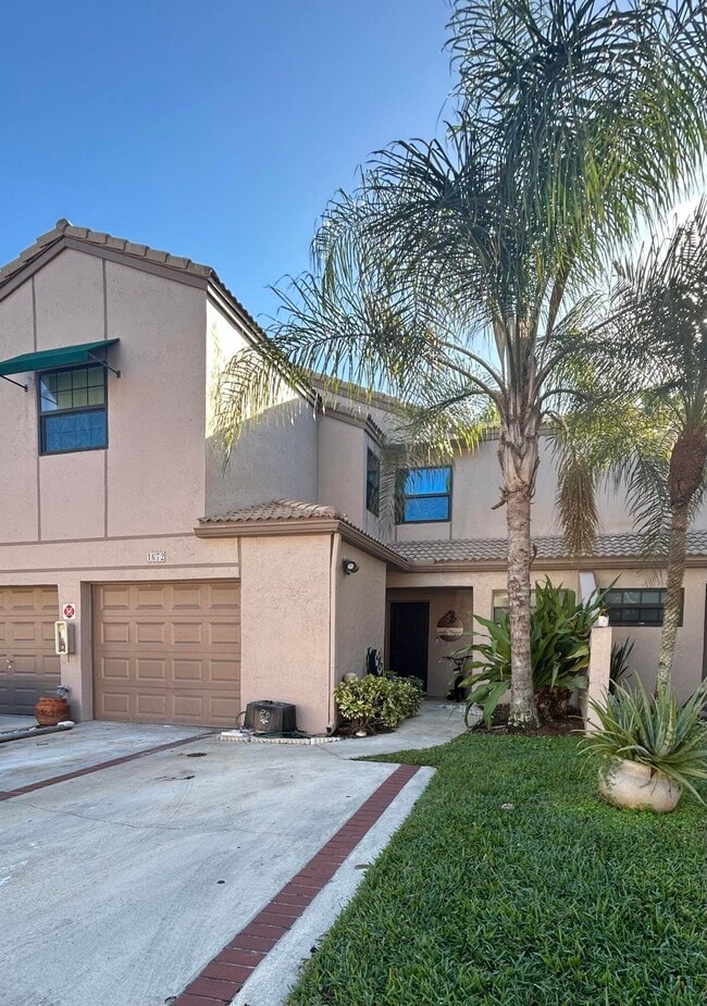 Building Photo - 1672 Cypress Pointe Dr Unit 1a