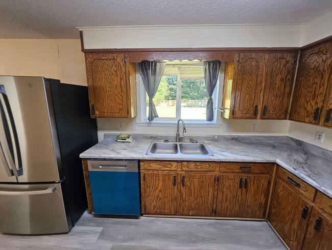 Photo - 171 Old Oak Ln