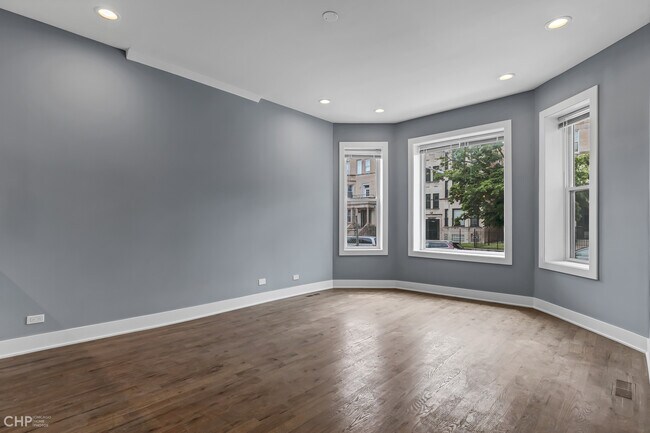 Photo - 6439 S Maryland Ave Unit 3