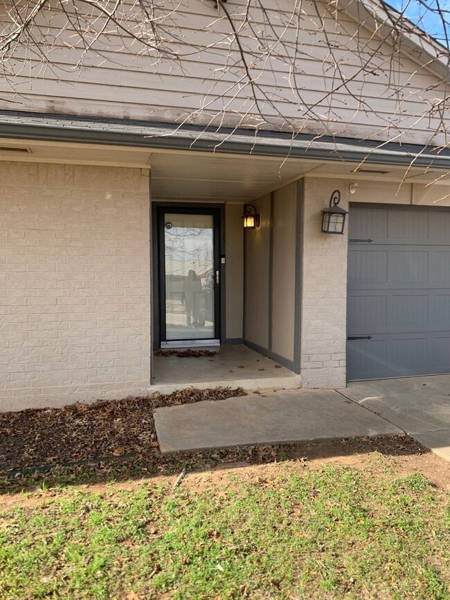 Photo - 517 Post Oak Ln