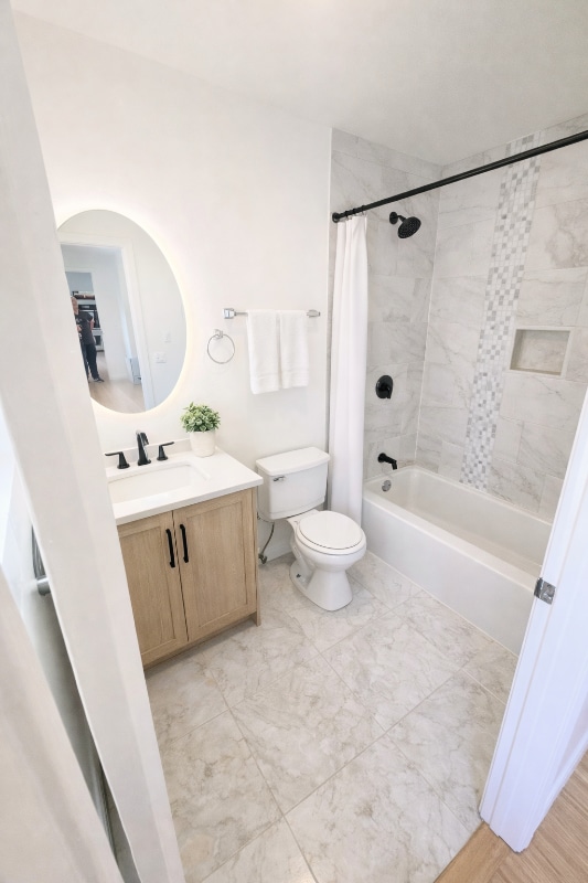 Photo - 843 S Ardmore Ave Unit 303