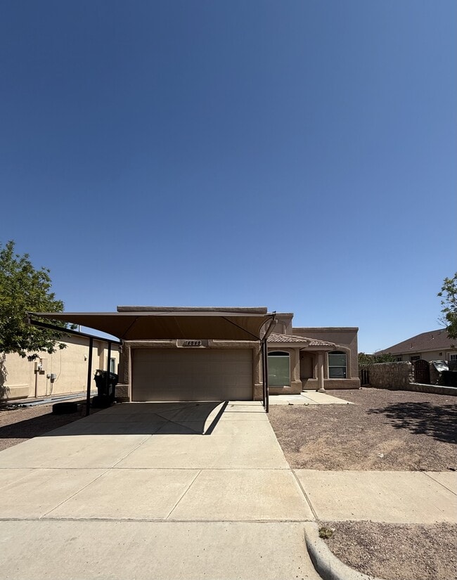 Building Photo - 14345 Desert Sage Dr Rental