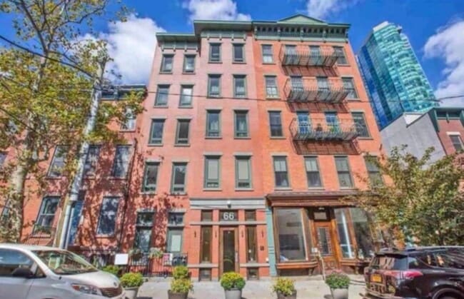 Building Photo - 66 Morris St Unit 303