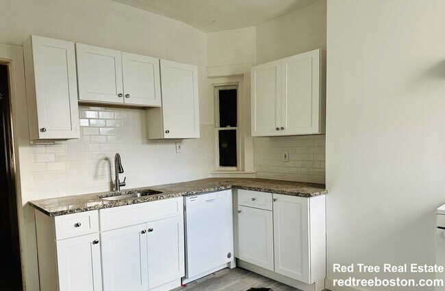 Building Photo - 38 Jefferson St Rental