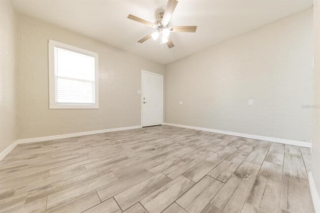 Photo - 1019 2nd St SE