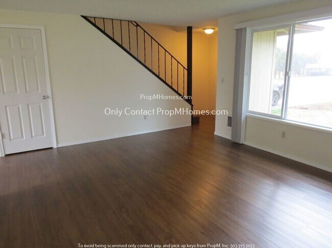 Photo - Beautiful Duplex In Hillsboro W/Attached G...