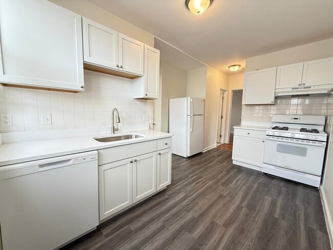 Building Photo - 6 Pama Gardens