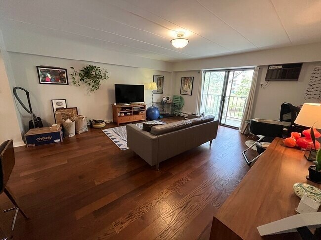 Photo - 135 Pleasant St Unidad 308