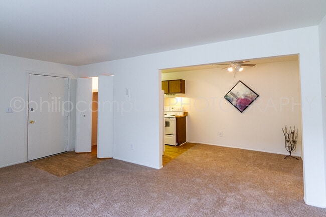 Wagon Wheel Apartments