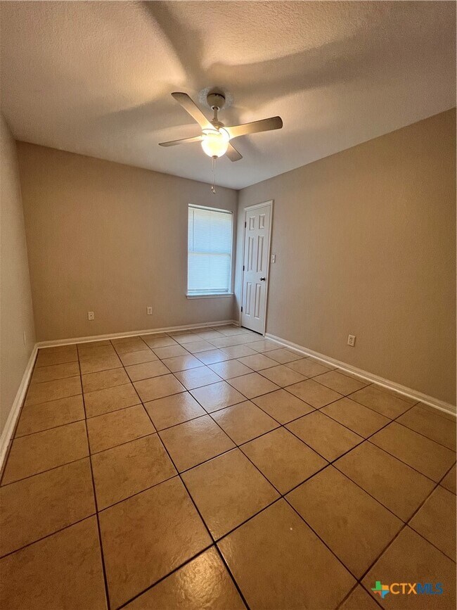 Photo - 607 Olaf Dr