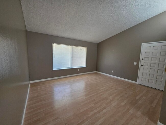 Photo - Move in Ready!! Unit 84