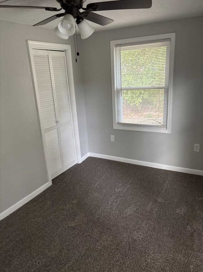 1805-1807 Brookside Ave Independence, MO 64052