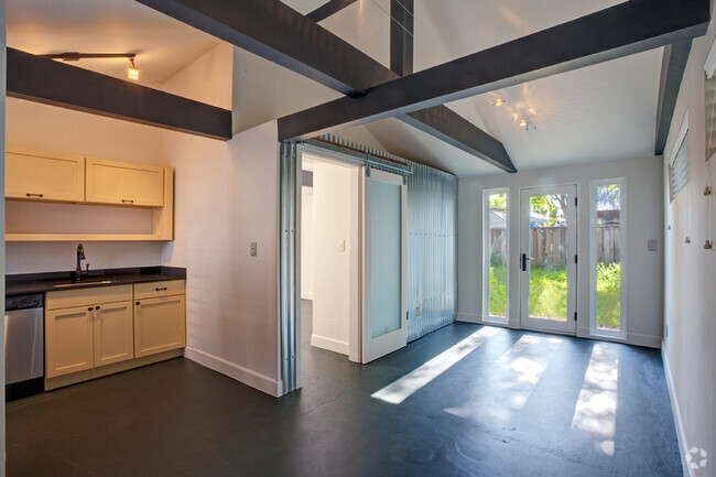 Building Photo - 201 H St Unit C Rental