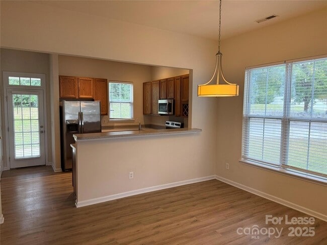 Photo - 3206 Hiram St