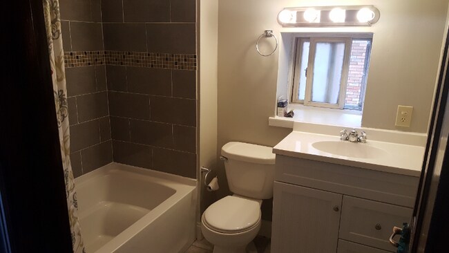 Photo - 431 Atwood St