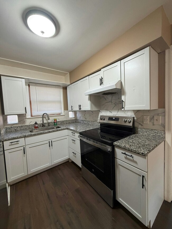 Building Photo - 4273 Delridge Dr