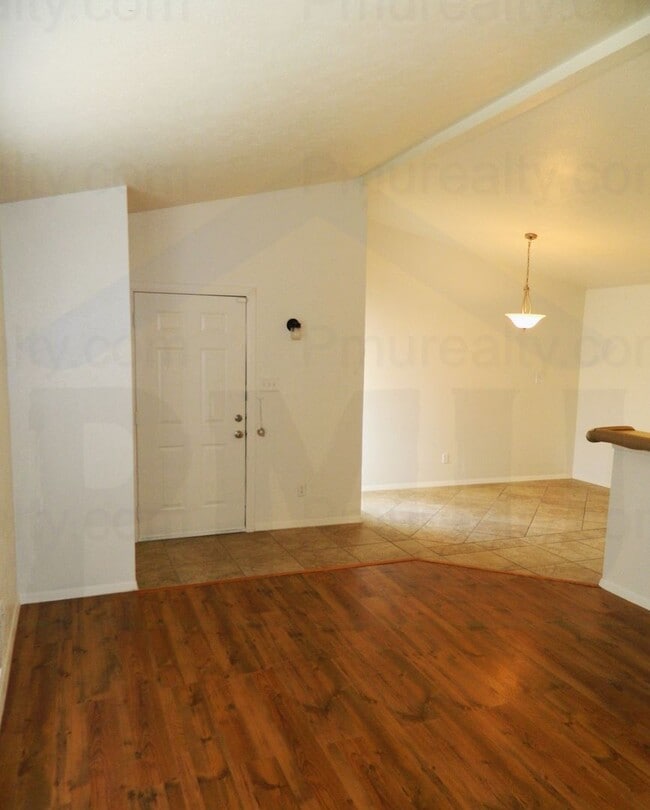 Photo - AVAILABLE NOW!!! Very Nice 3 Bedroom Dalla...