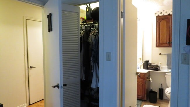 Photo - ROBBINS PLACE 202