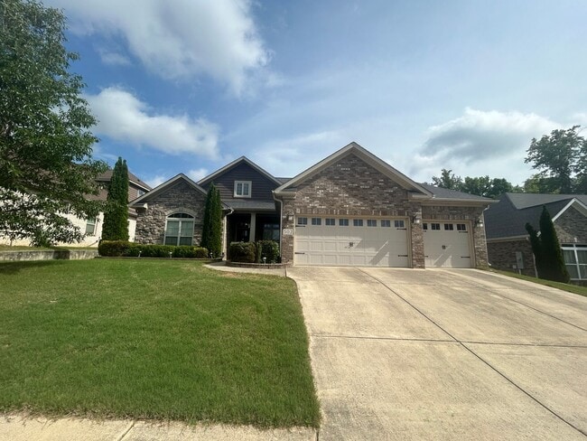 Building Photo - Spacious 4-bedroom, 2.5-bath home in the desirable Cross Creek community in Madison!